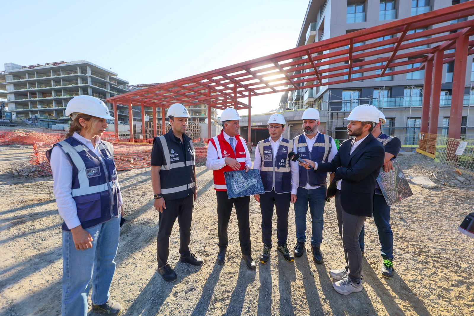İBB BAŞKAN VEKİLİ NURİ ASLAN, İBB GENEL SEKRETERİ VOLKAN DEMİR VE KİPTAŞ GENEL MÜDÜRÜ GÜRKAN KAYA, KARANFİLKÖY VE MASLAK KORU PROJELERİNİ YERİNDE İNCELEDİ - fotoğraf 4