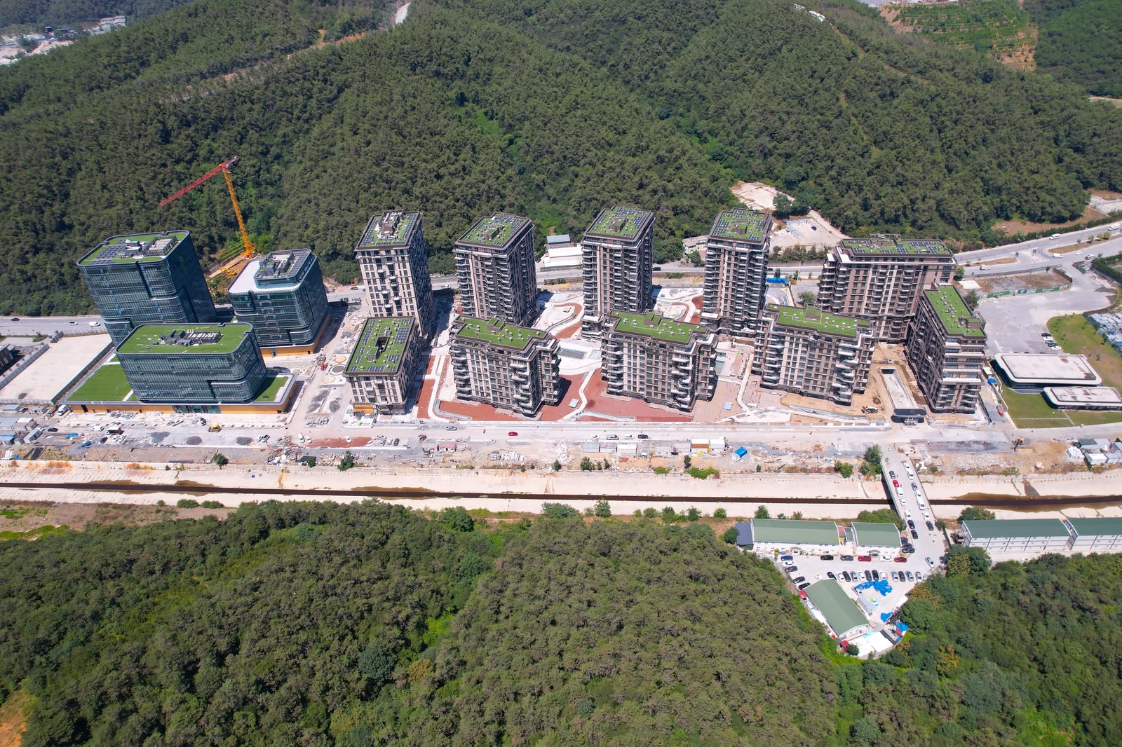 İBB BAŞKAN VEKİLİ NURİ ASLAN, İBB GENEL SEKRETERİ VOLKAN DEMİR VE KİPTAŞ GENEL MÜDÜRÜ GÜRKAN KAYA, KARANFİLKÖY VE MASLAK KORU PROJELERİNİ YERİNDE İNCELEDİ - fotoğraf 8