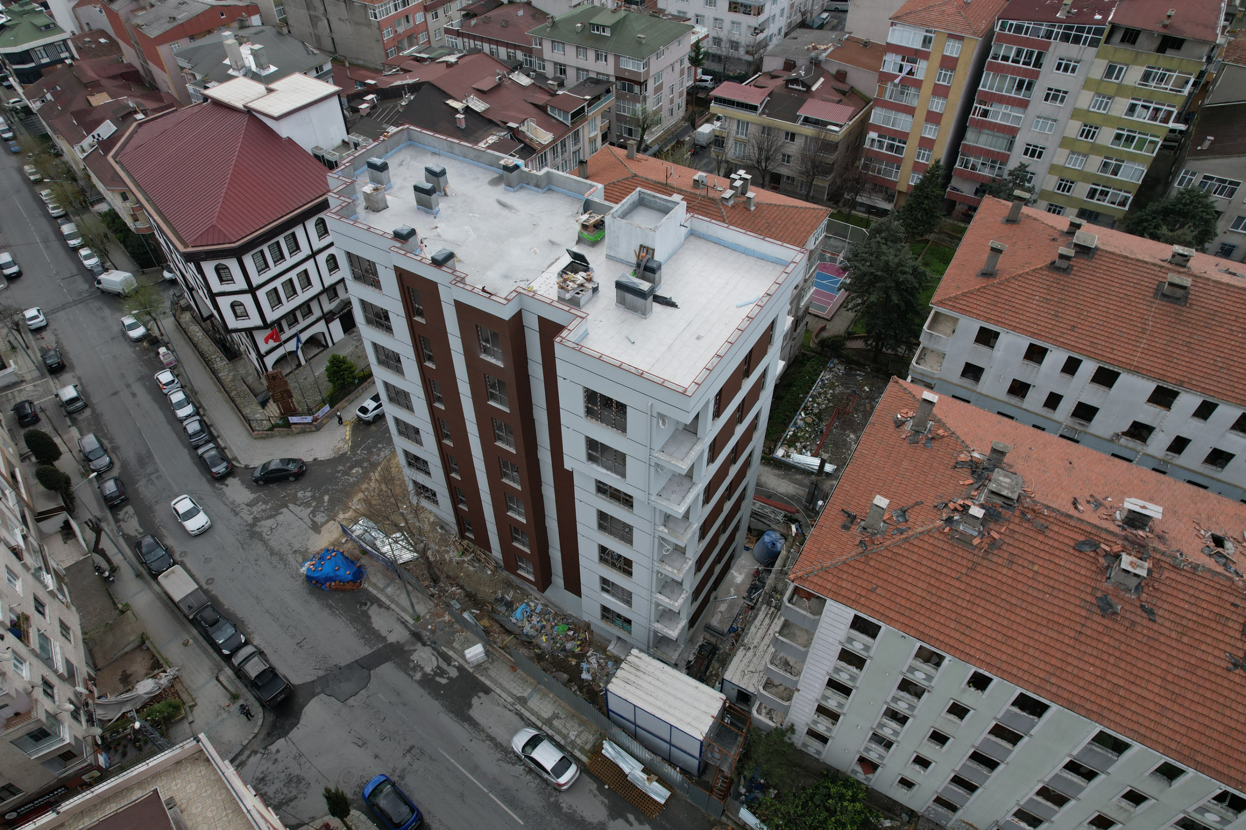KÜÇÜKÇEKMECE ÖZFEZA SİTESİ E BLOK