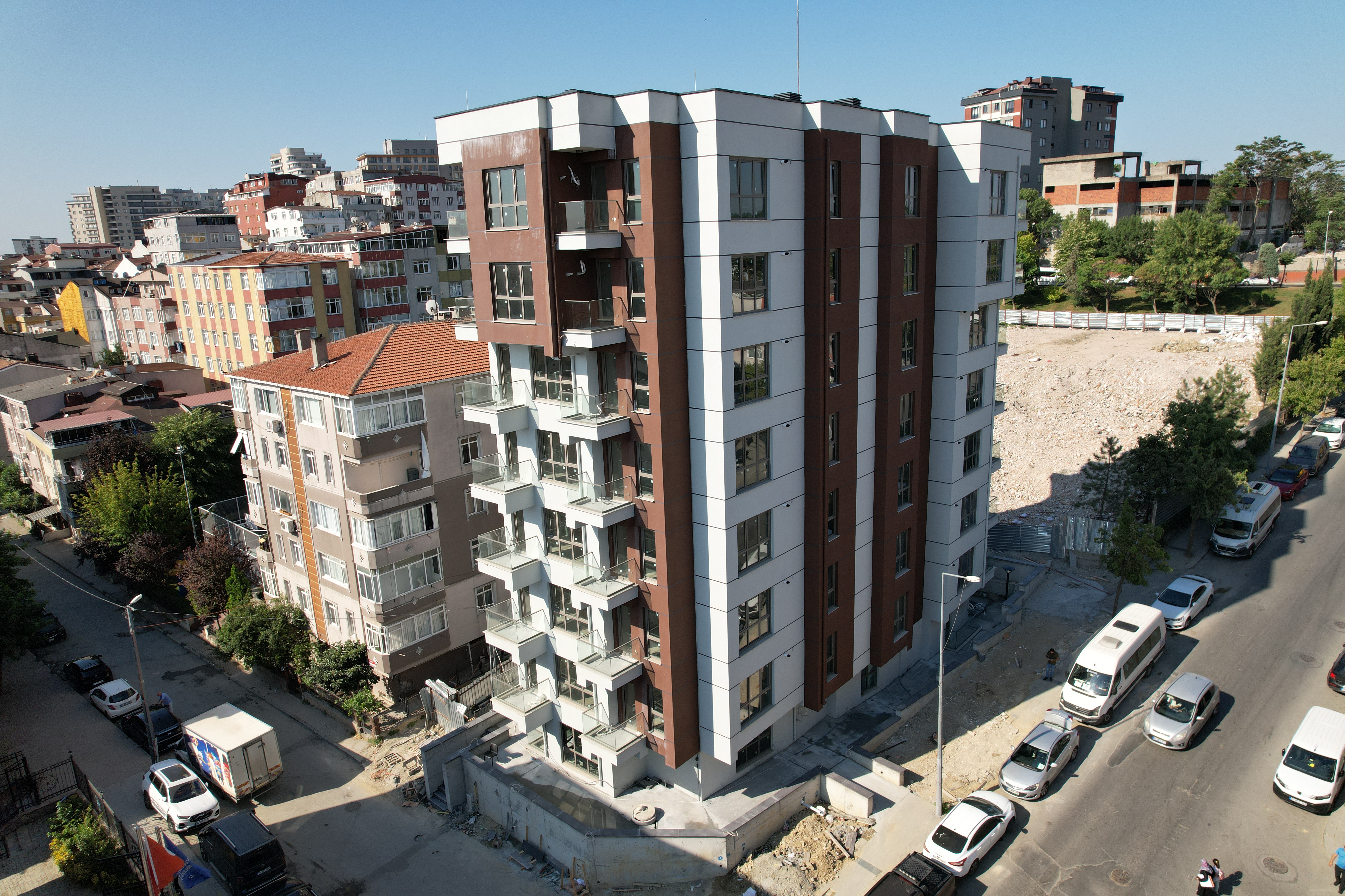 KÜÇÜKÇEKMECE ÖZFEZA SİTESİ E BLOK