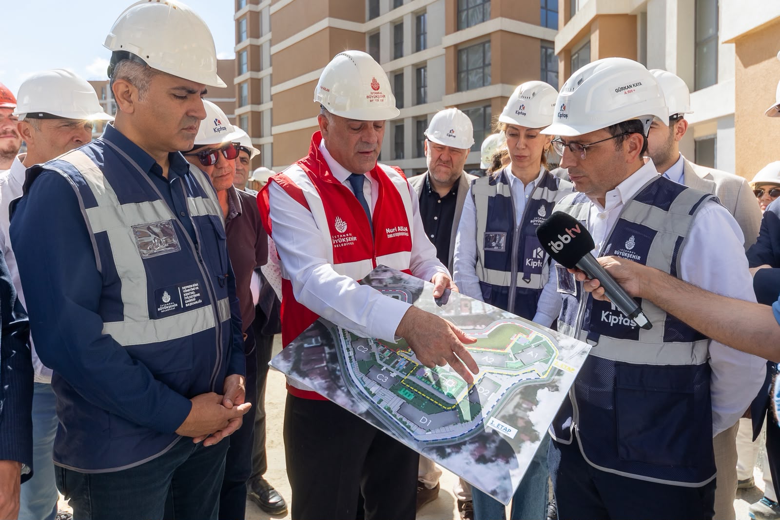 İBB BAŞKAN VEKİLİ NURİ ASLAN VE KİPTAŞ GENEL MÜDÜRÜ GÜRKAN KAYA WE HALİÇ ŞANTİYESİNİ ZİYARET ETTİ