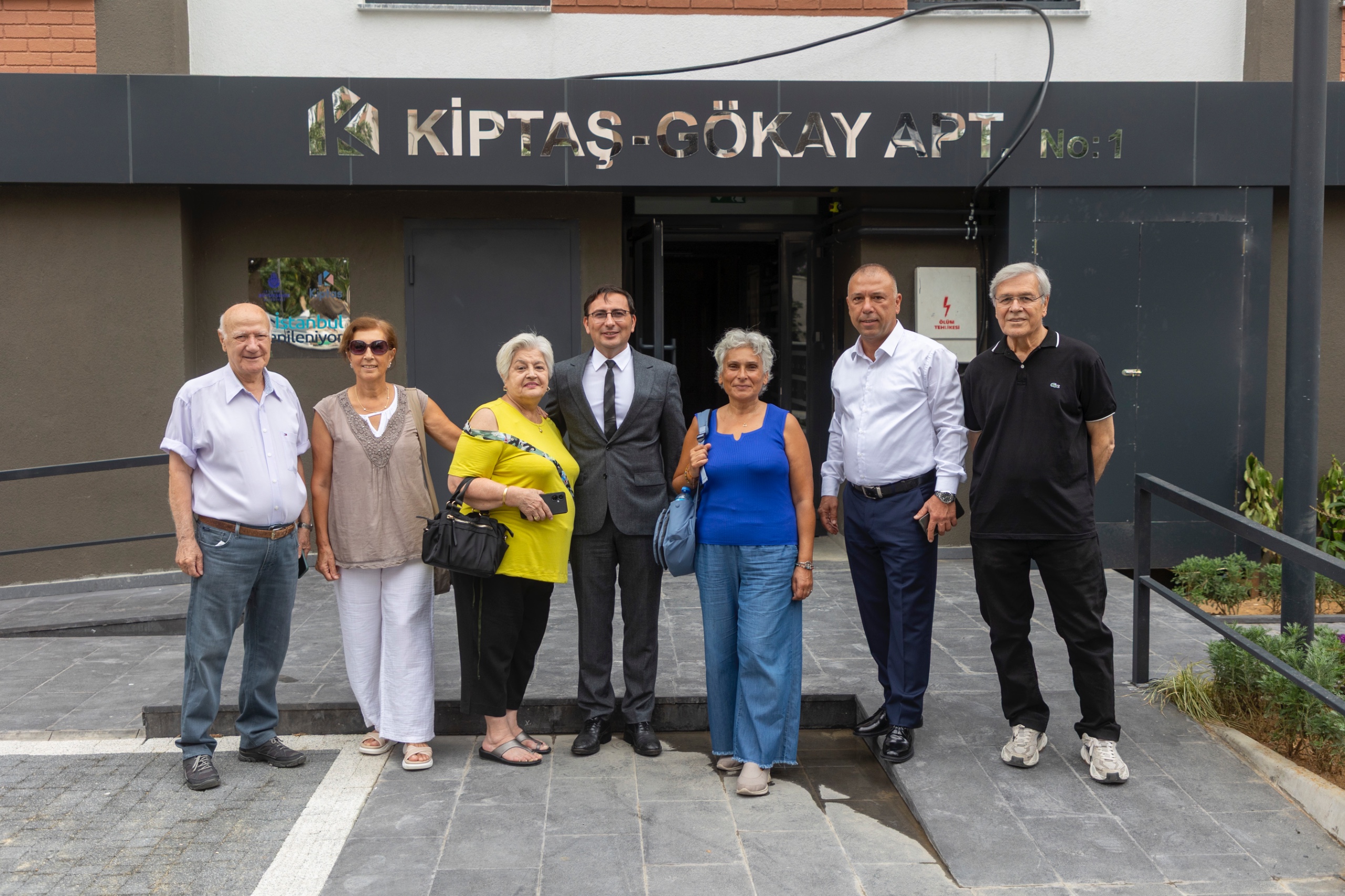 KADIKÖY KİPTAŞ GÖKAY APARTMANI HAK SAHİPLERİNE TESLİM EDİLDİ