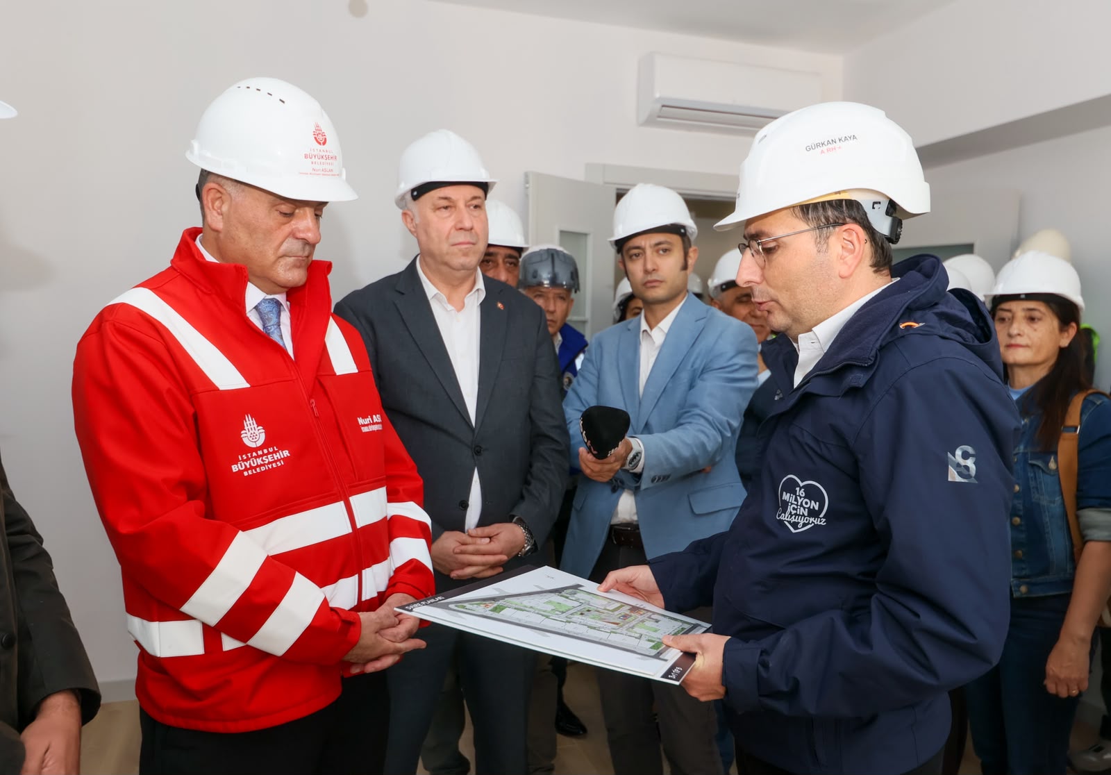 İBB BAŞKAN VEKİLİ NURİ ASLAN, KARTAL BELEDİYE BAŞKANI GÖKHAN YÜKSEL VE KİPTAŞ GENEL MÜDÜRÜ GÜRKAN KAYA, KARTAL METEM BİRLİK SİTESİ ŞANTİYESİNİ ZİYARET ETTİ - fotoğraf 3